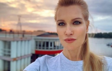 46-летняя Олеся Судзиловская похвасталась формами в бикини