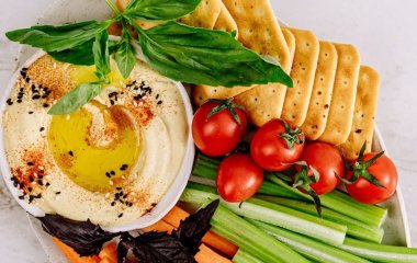 Що ж таке хумус і з чим його їсти: користь та шкода продукту