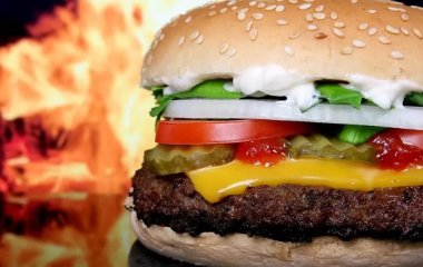 Вчені виявили зв'язок між харчуванням та настроєм людини