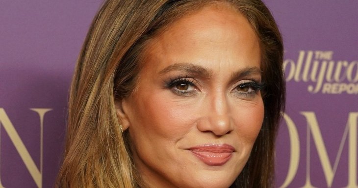 Дженніфер Лопес показала раніше небачені фото 18-річних двійнят і пригадала, якими були її пологи