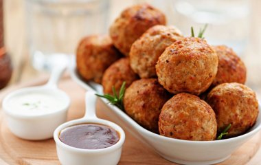 Рецепт фрикаделек из индейки, которые вы приготовите не раз: грибы и сливки сделают свое дело