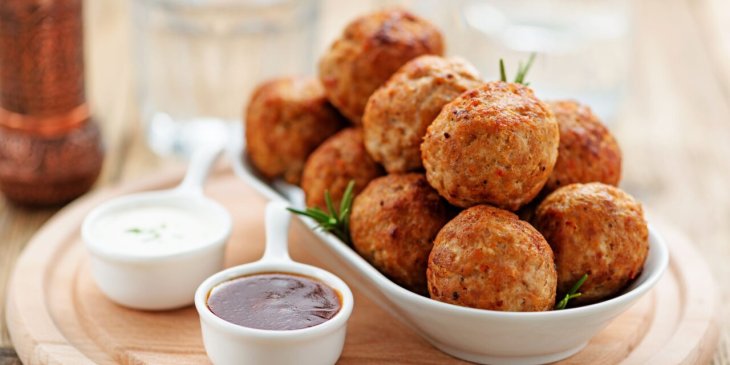 Рецепт фрикаделек из индейки, которые вы приготовите не раз: грибы и сливки сделают свое дело