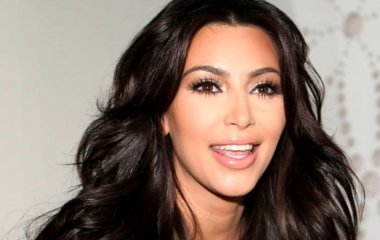Ким Кардашьян отправилась с сестрами на Бали 
