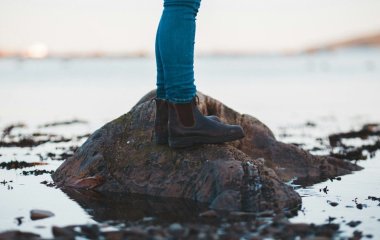 Доступний засіб для шкіряного взуття: захист від бруду, усунення заломів і блиск як у нових черевиків