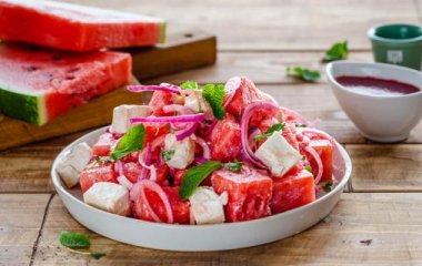 Что приготовить из арбуза: 3 простых рецепта на скорую руку