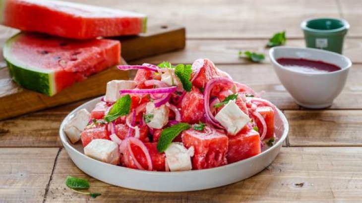 Что приготовить из арбуза: 3 простых рецепта на скорую руку