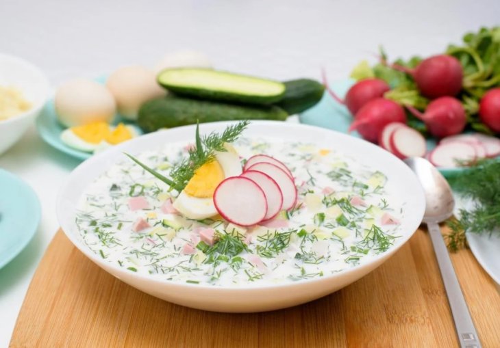 Полезная окрошка: больше мяса и меньше калорий