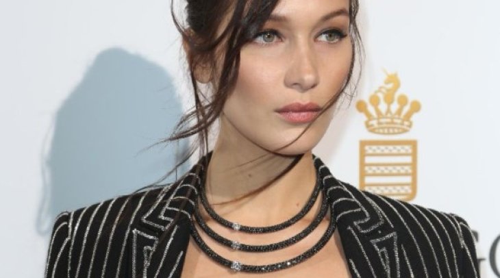 Белла Хадид представила новую коллекцию Versace