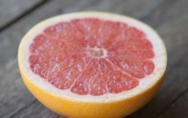 Два фрукти можуть бути небезпечними для людей, які приймають статини