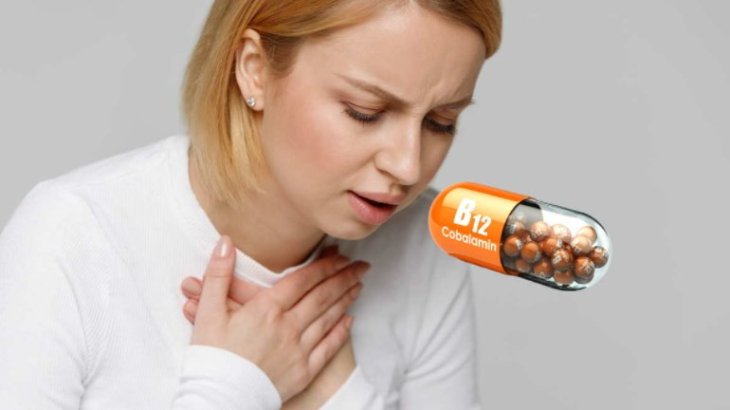 Дефіцит вітаміну B12: симптом у грудях вкаже на небезпечний стан