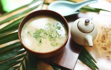 Освежающая окрошка: рецепт вкусного летнего супа