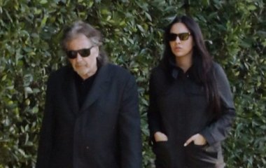 После слухов о расставании: Аль Пачино замечен с девушкой, которая недавно родила ему ребенка