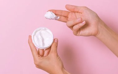 6 шагов: программа-минимум по уходу за лицом вечером для женщин старше 40