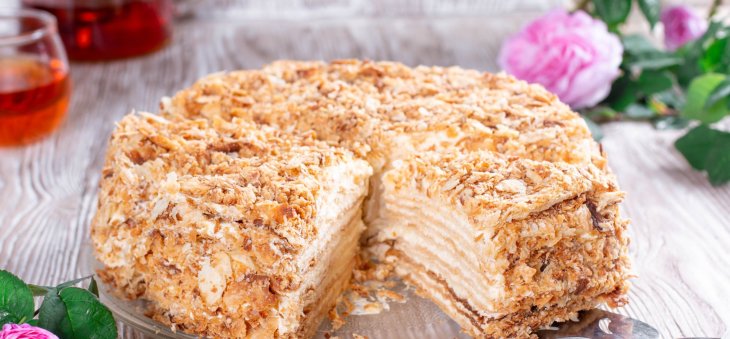 Чтобы с тестом не возиться: как приготовить ленивый Наполеон