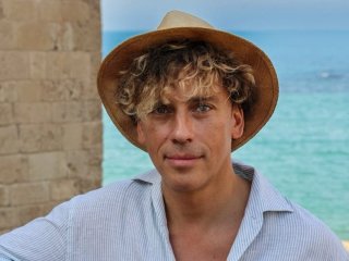 50-річний Максим Галкін на свіжих фото приголомшив молодим виглядом та накачаним тілом
