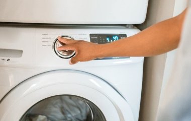 Один трюк — і тюль знову має вигляд, наче щойно з магазину: прості поради для фіранок, що сяють