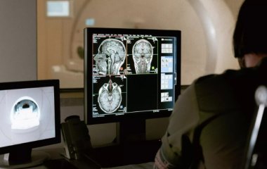 Нудота і шум у вухах: як розпізнати та лікувати струс мозку