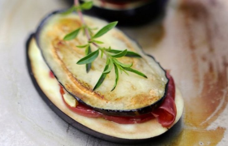 Горячая закуска с баклажаном на гриле