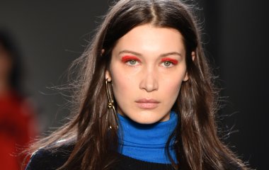 Белла Хадид с друзьями отдыхает на Карибских островах
