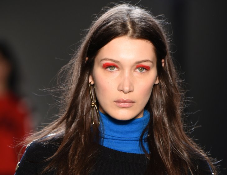 Белла Хадид с друзьями отдыхает на Карибских островах