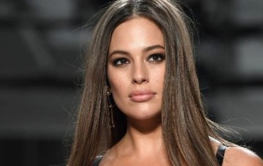 Эшли Грэм в леопардовом платье продемонстрировала похудевшую фигуру