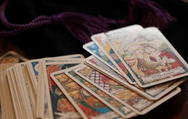 Віщун викрав телефон клієнтки, щоб 