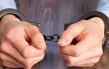 Японец придумал необычный способ знакомиться с девушками и попал за решетку