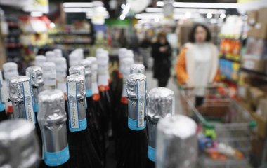 Нарколог попередив про особливу небезпеку алкоголю для жінок