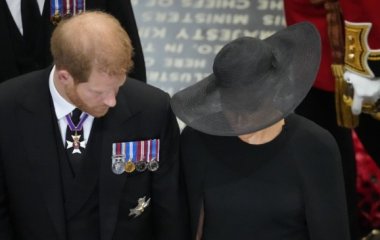 Принц Гарри портит бренд Меган Маркл, — эксперт