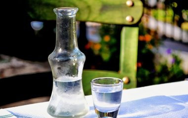 Как использовать водку в повседневной жизни: пять полезных лайфхаков