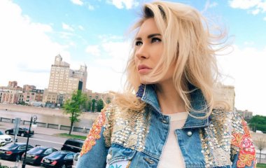 Элина Камирен поделилась своим спортивным настроением с подписчиками 