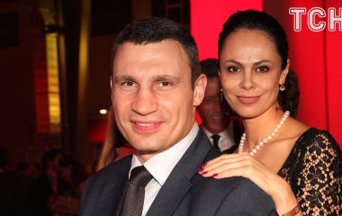 Ексдружина Кличка на рідкісному фото показала, який зараз вигляд має їхня 23-річна донька