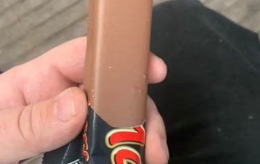 Чоловік випадково купив гладенький батончик Mars та отримав компенсацію: скільки йому заплатили