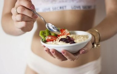 Дієтолог назвав 5 небезпечних для фігури продуктів, які прийнято вважати дієтичними