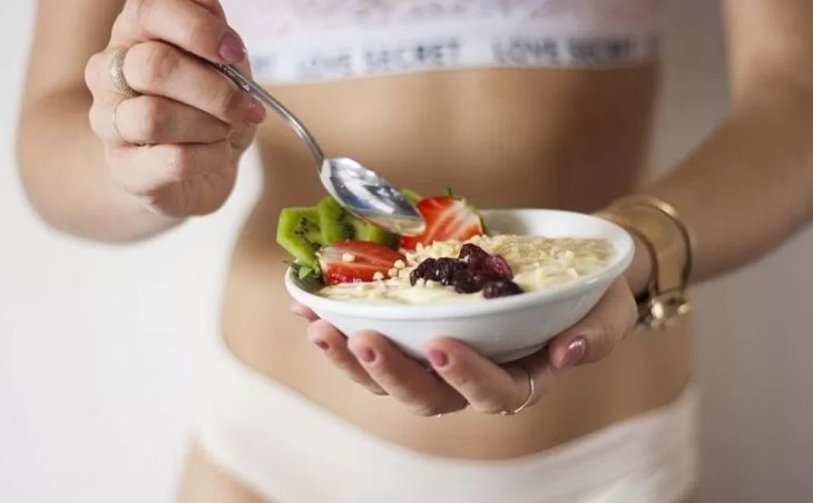Дієтолог назвав 5 небезпечних для фігури продуктів, які прийнято вважати дієтичними