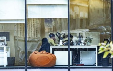 Кардіолог розповів про небезпеку роботи в офісі у спеку