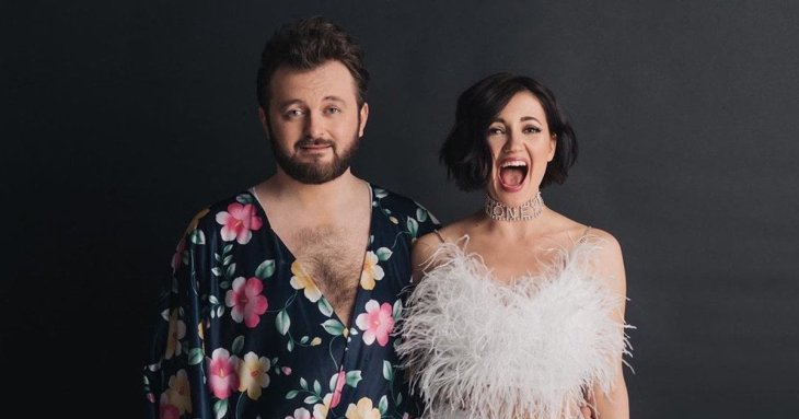 Оля Цибульська у весільній сукні зізналась Дзідзьо у любові і смачно його поцілувала просто на сцені