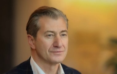 Юрій Нікітін показав рідну сестру, з якою не спілкувався 10 років, і публічно заступився за неї