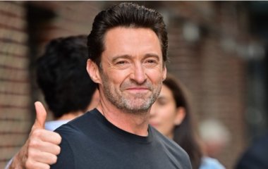 Хью Джекмана заметили в ресторане с другой женщиной (фото)