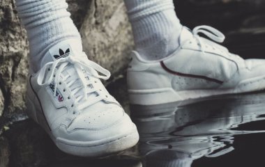 Будуть як новенькі: як відіпрати білі шкарпетки
