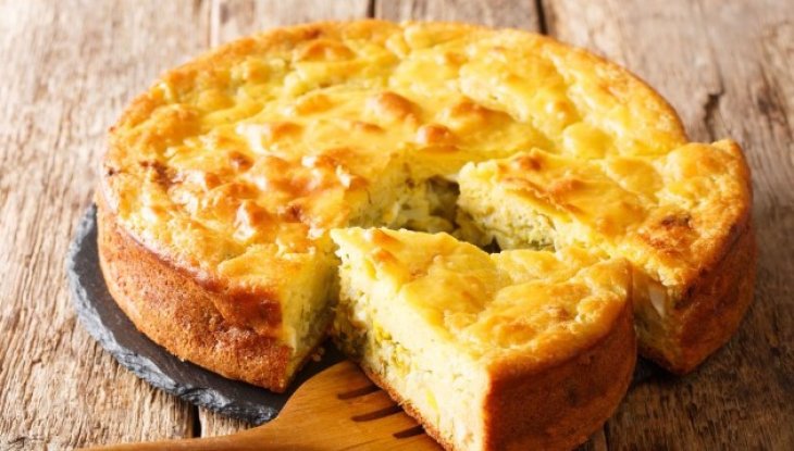 Заливной капустный пирог: очень простой рецепт