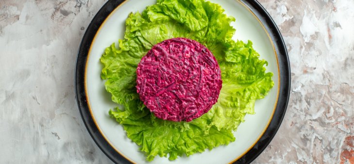 Шуба с красной рыбой: изысканная вариация привычного салата