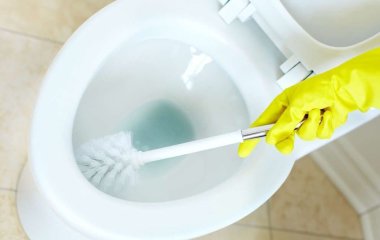 Унітаз сяятиме, неначе новий: як позбутися нальоту, іржі й неприємного запаху за лічені хвилини