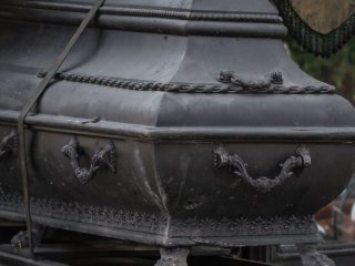 Син ексгумував тіло батька через 37 років: те, що показала ДНК, його приголомшило