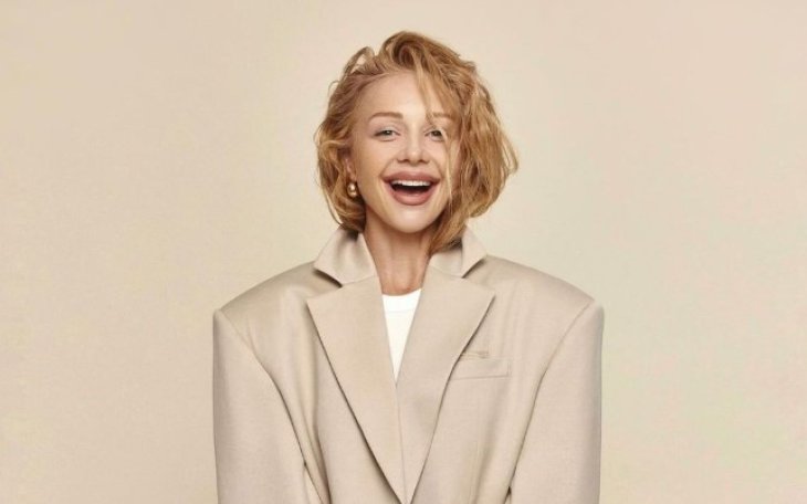 Тина Кароль ошеломила исполнением сложной асаны с йоги и раскрыла секрет своей стройности