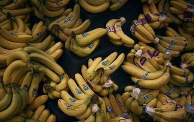 Банани не чорніють і не псуються два тижні: експертка назвала простий трюк