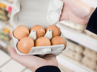 Диетолог рассказала, кому следует отказаться от употребления яиц
