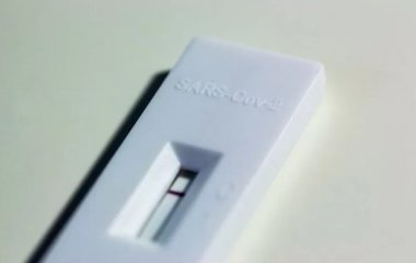 Імунолог порадила завжди мати при собі експрес-тести на коронавірус