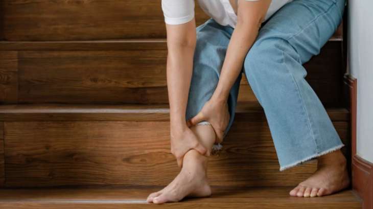 Тяжесть в ногах: как лечить и когда может понадобиться операция