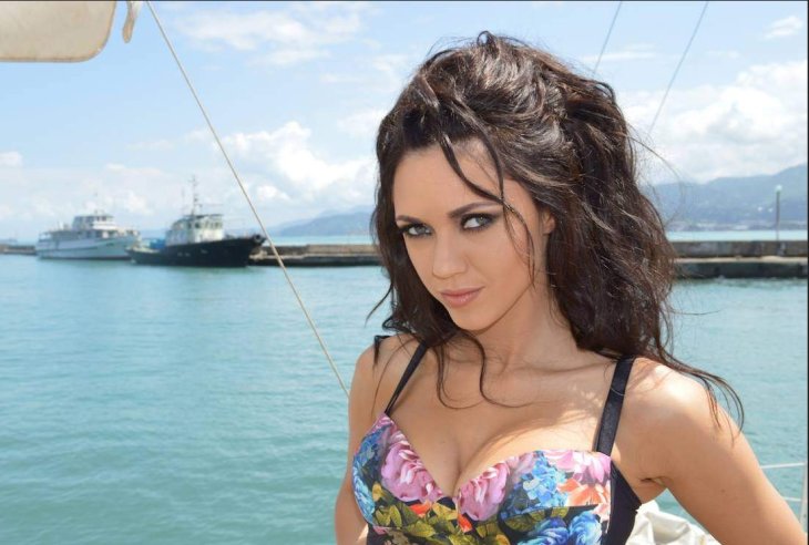 Вика из «НеАнгелов» показала своего брата